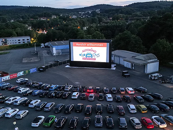 Autos im Autokino in Goergsmarienhütte