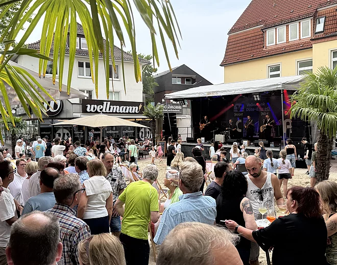 Publikum vor Bühne auf Stadtfest in Georgsmarienhütte